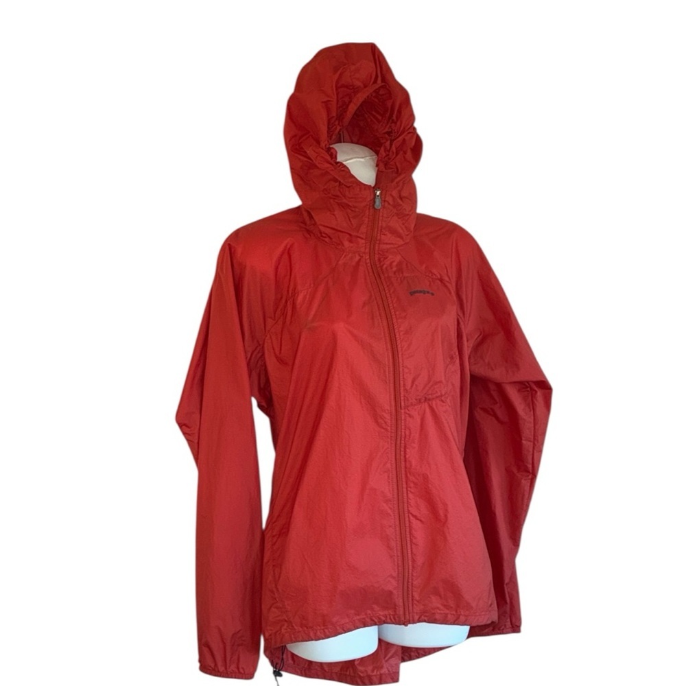 Patagonia Vibrant Red Hoodie Windbreaker. Velcro fasten, inside chest pocket. L